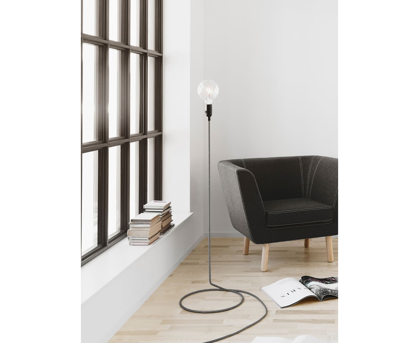 Design House Stockholm Cord Golvlampa Black/White