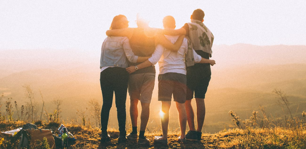 Update with descriptive alt text