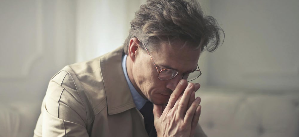 Update with descriptive alt text