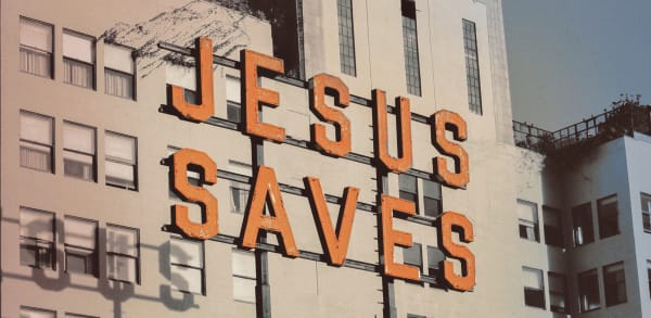 Update with descriptive alt text