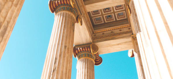 Update with descriptive alt text