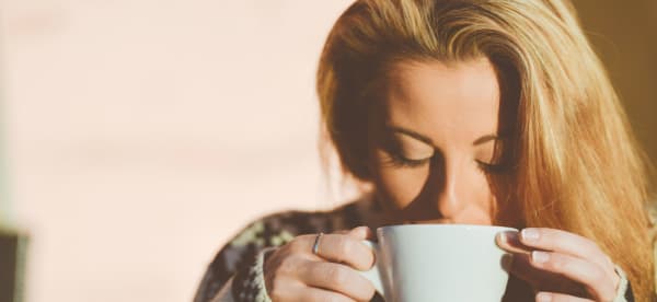 Update with descriptive alt text