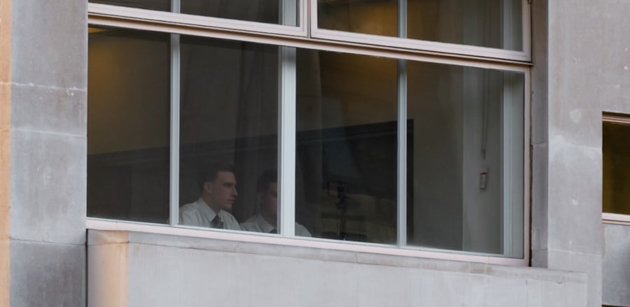 Update with descriptive alt text