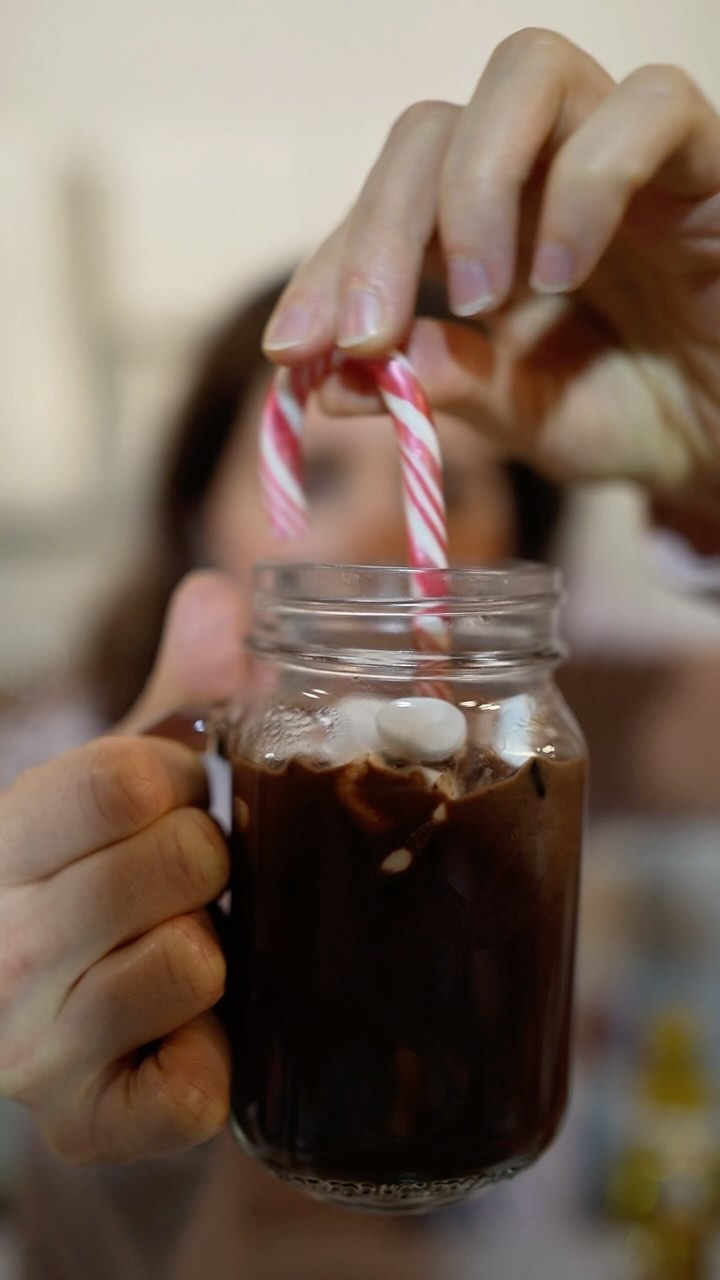 𝙷𝚘𝚝 𝙲𝚘𝚌𝚘𝚊 𝚒𝚗 𝚊 𝙹𝚊𝚛 🫙 🍫 🎄 is the perfect Christmas ...