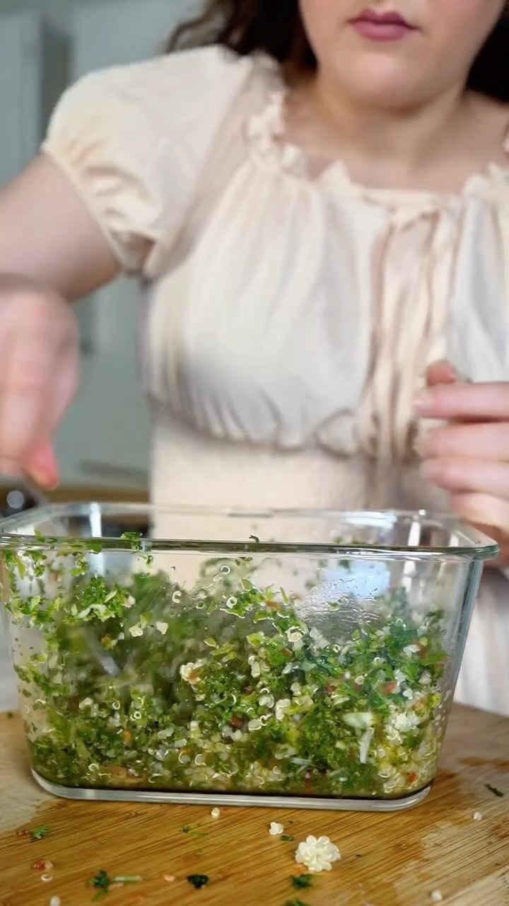 𝚃𝚊𝚋𝚋𝚘𝚞𝚕𝚎𝚑 𝚂𝚊𝚕𝚊𝚍 🌿 🍅 is a go-to salad 🥗 I love havi...