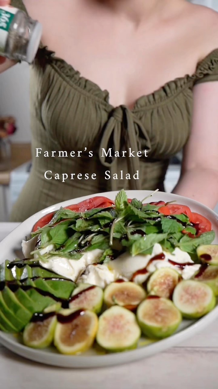 𝙵𝚊𝚛𝚖𝚎𝚛’𝚜 𝙼𝚊𝚛𝚔𝚎𝚝 𝙲𝚊𝚙𝚛𝚎𝚜𝚎 𝚂𝚊𝚕𝚊𝚍 🥗 🥑 🍅 🧂 As we end th...
