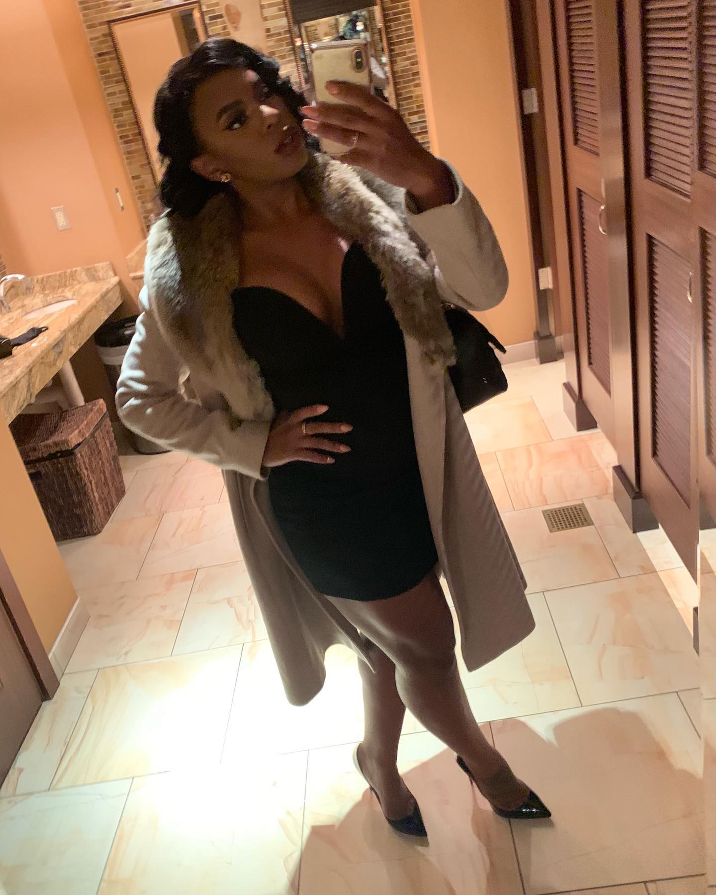 I’m high maintenance, but I’m worth it 💋💋💋

⁣
.⁣
....