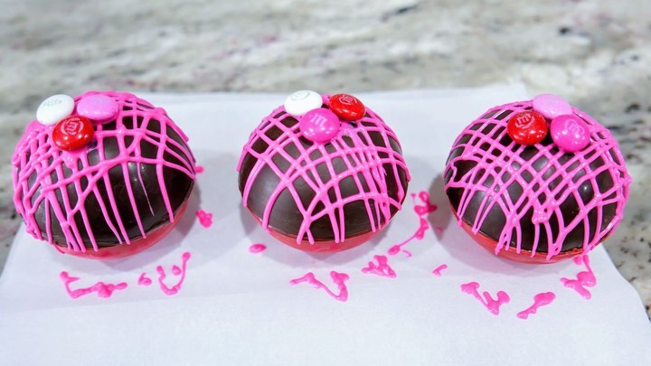 ¿Ya probaste bombas de chocolate caliente? Pones u...