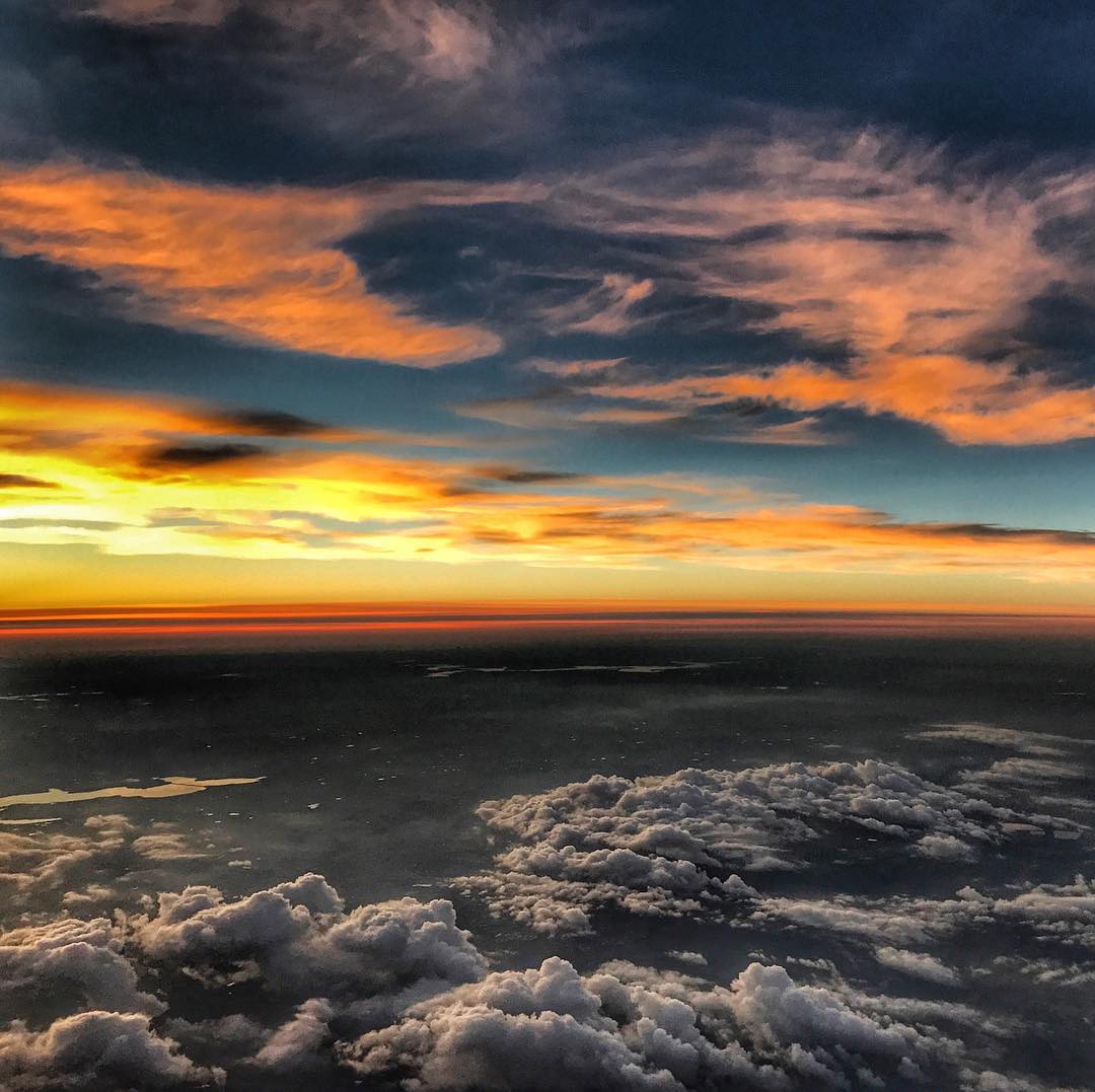 La naturaleza a veces nos regala puestas de sol es...