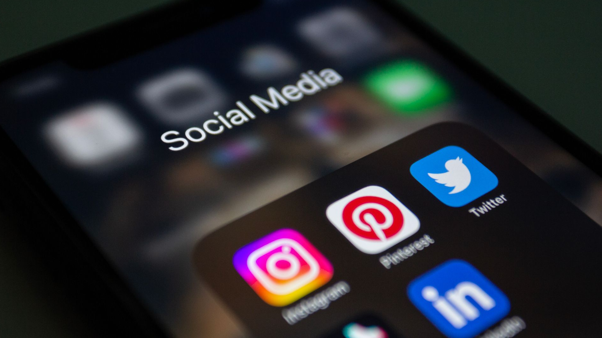 AI Images or Short Video Ads: Which to Use