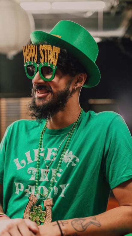 GREEN GLASSES at 10 seconds