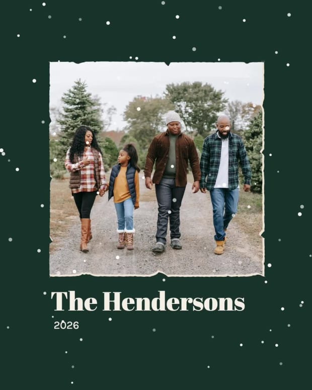 HOLIDAY PHOTO CARD at 10 seconds