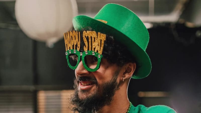 GREEN GLASSES at 10 seconds