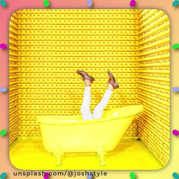 COLORFUL SLIDESHOW at 12 seconds