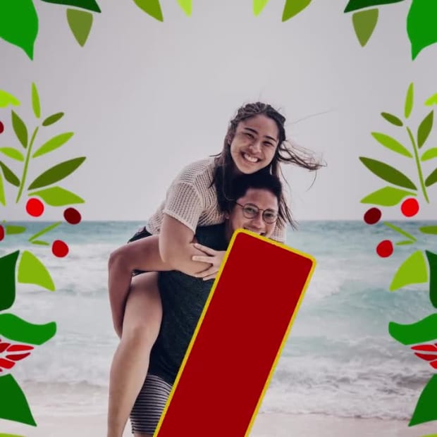 SEASON'S GREETINGS CARD at 2 seconds