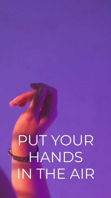 HANDS IN THE AIR at 2 seconds