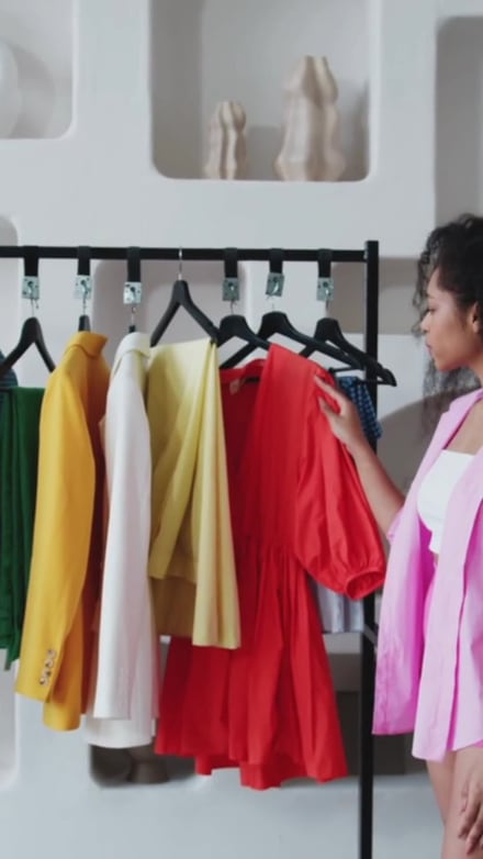 COLOR SALE at 5 seconds