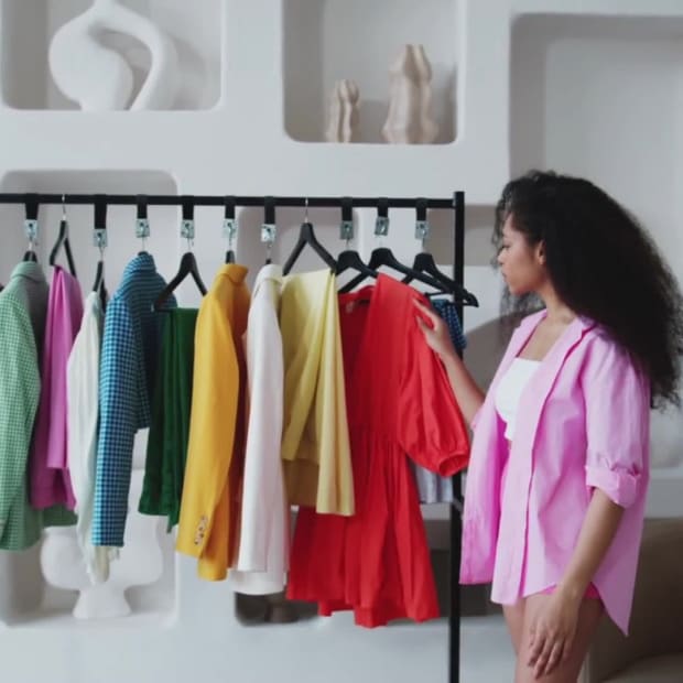 COLOR SALE at 5 seconds