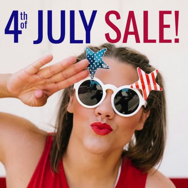 4TH OF JULY SALE at 6 seconds