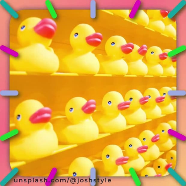 COLORFUL SLIDESHOW at 7 seconds
