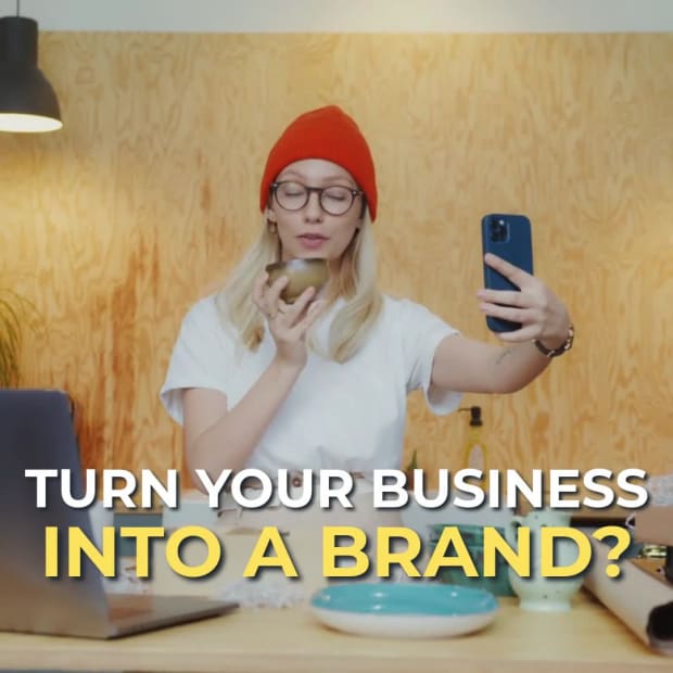 MARKETING EXPERTS at 8 seconds
