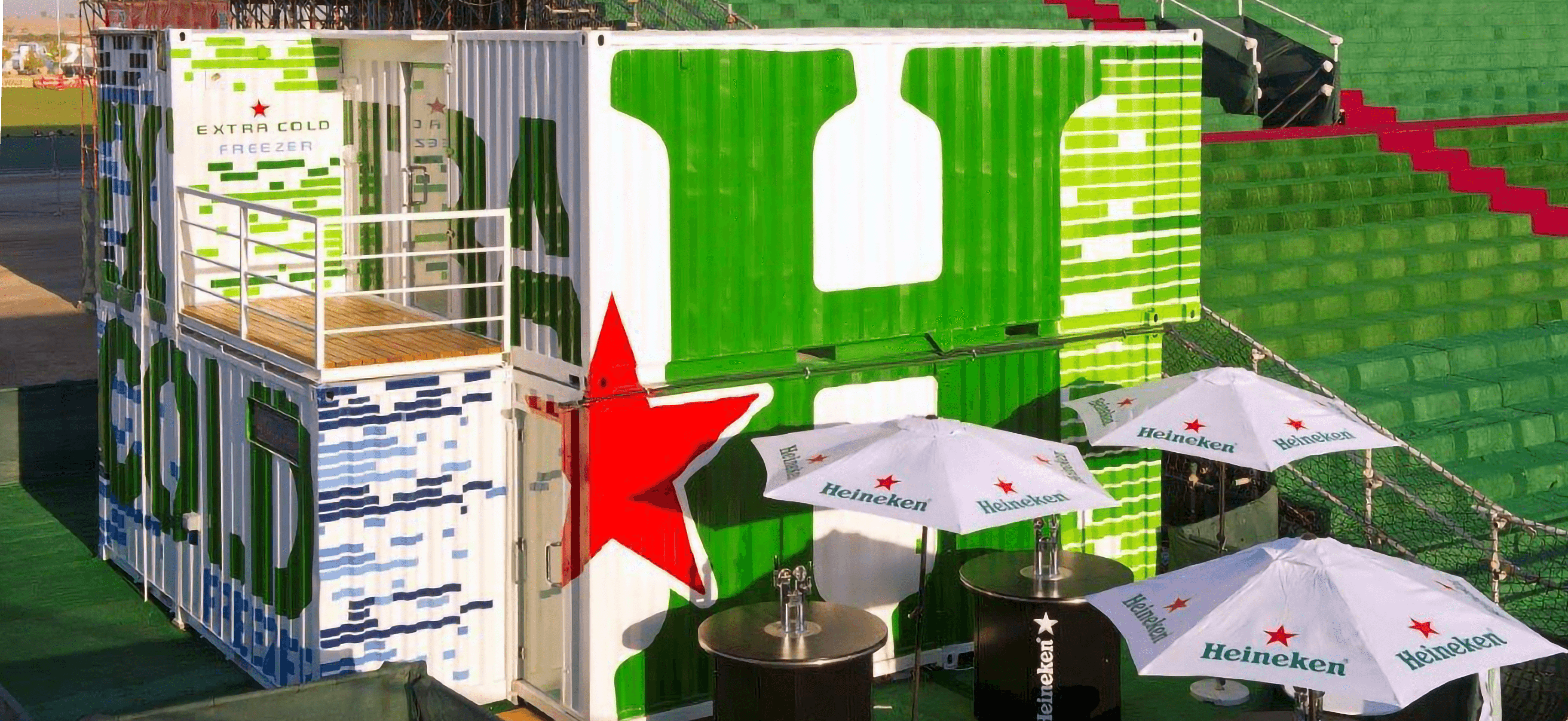 aedifica: shipping container snackbox in times square