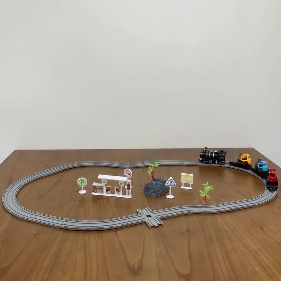 Ferrorama Trem Clássico Super Trilhos Locomotiva Com Luz E Som 45 Pçs