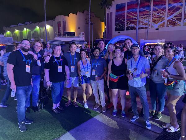 large group of people taking a nice photo 
