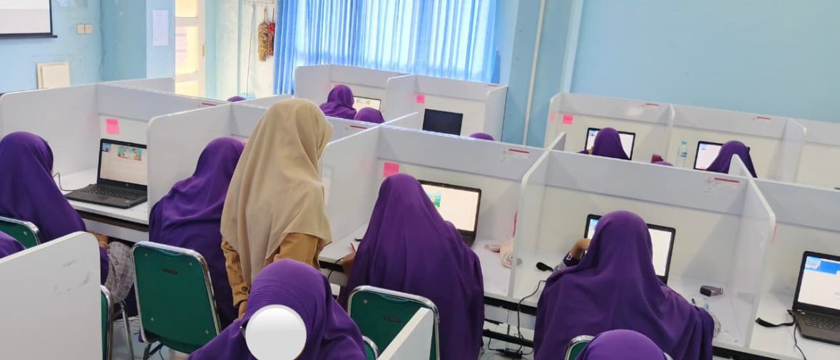 Laboratorium Komputer SMPIT Putri Al-Hanif