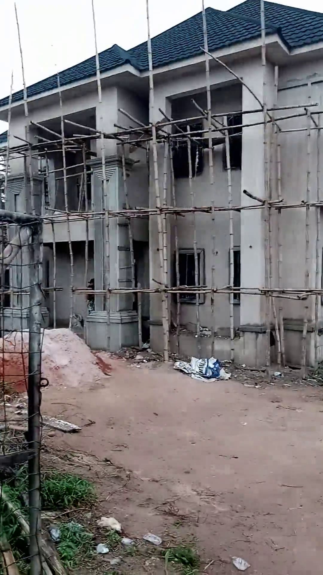 Six beautiful mansion duplexes in advance construction stages