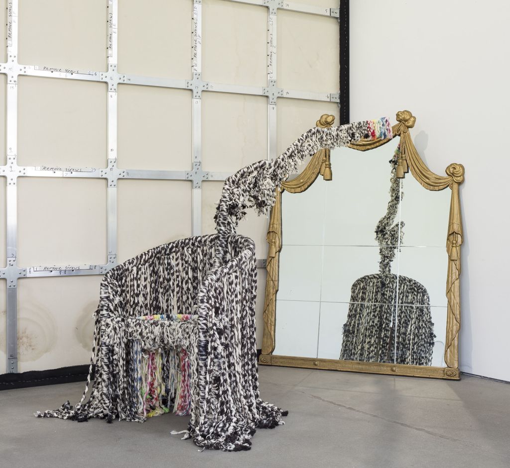 Lucy Dodd – Lake in the Sky – Berlin