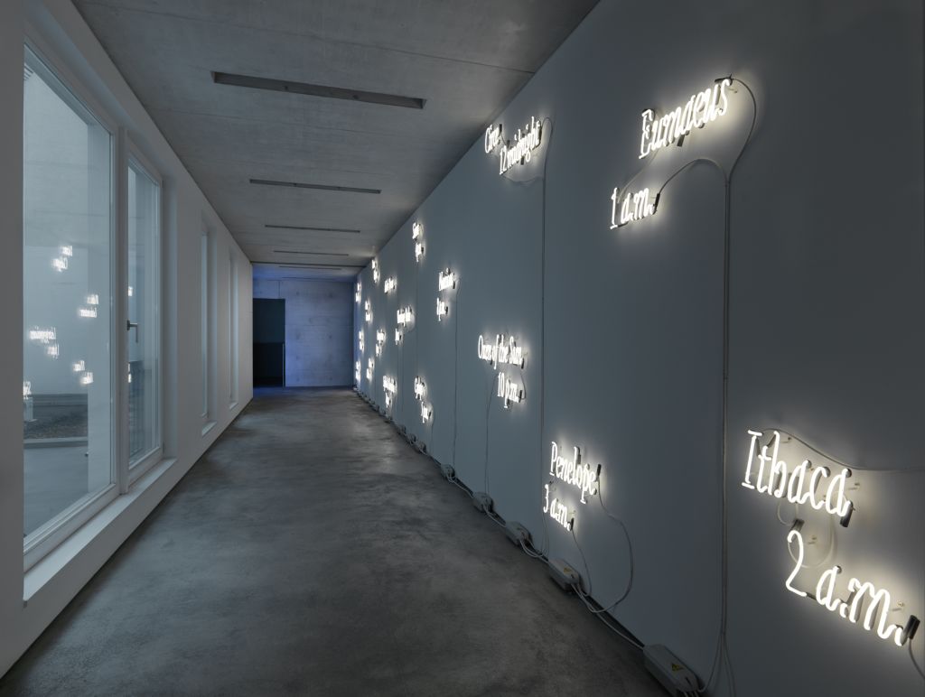 Joseph Kosuth – Amnesia: various, luminous, fixed. – London
