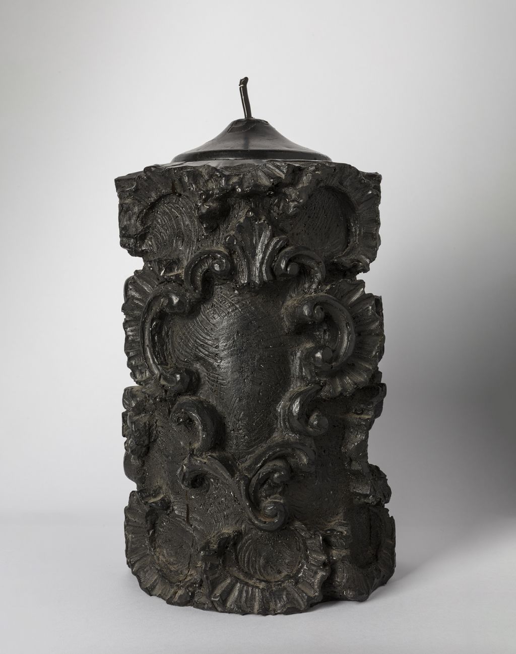 Peter Fischli David Weiss – Objects on pedestals – London