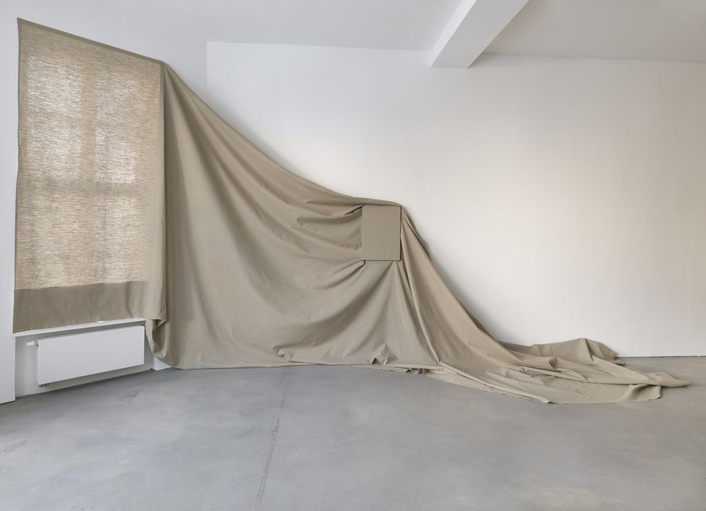 Analia Saban – Bathroom Sink, Etc. – Berlin