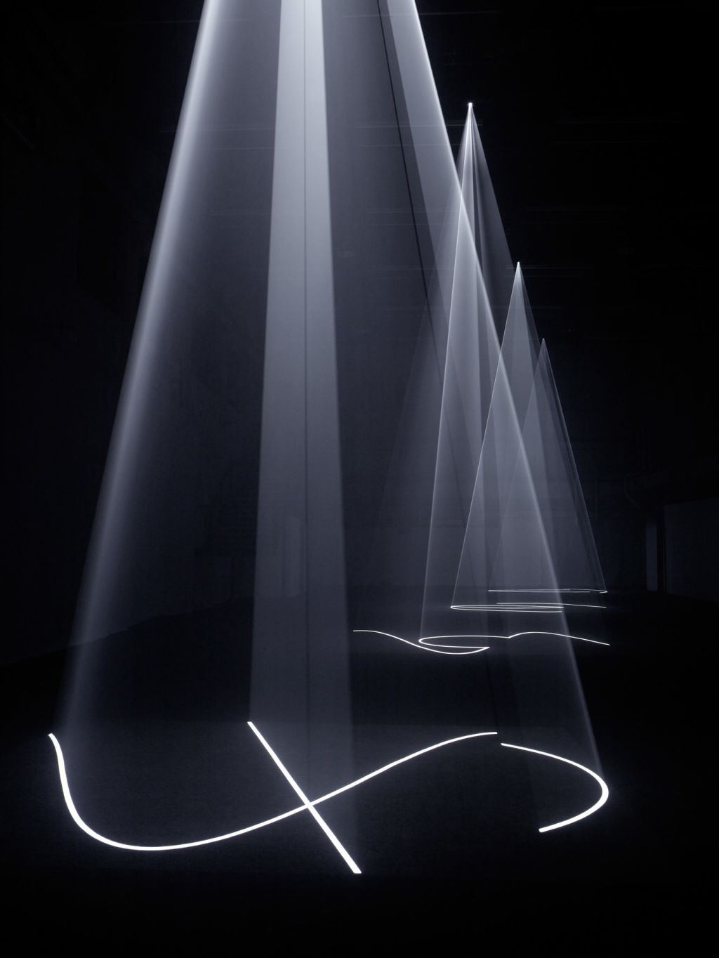 Anthony McCall – Vertical Works – Sprüth Magers at Ambika P3, University of Westminster