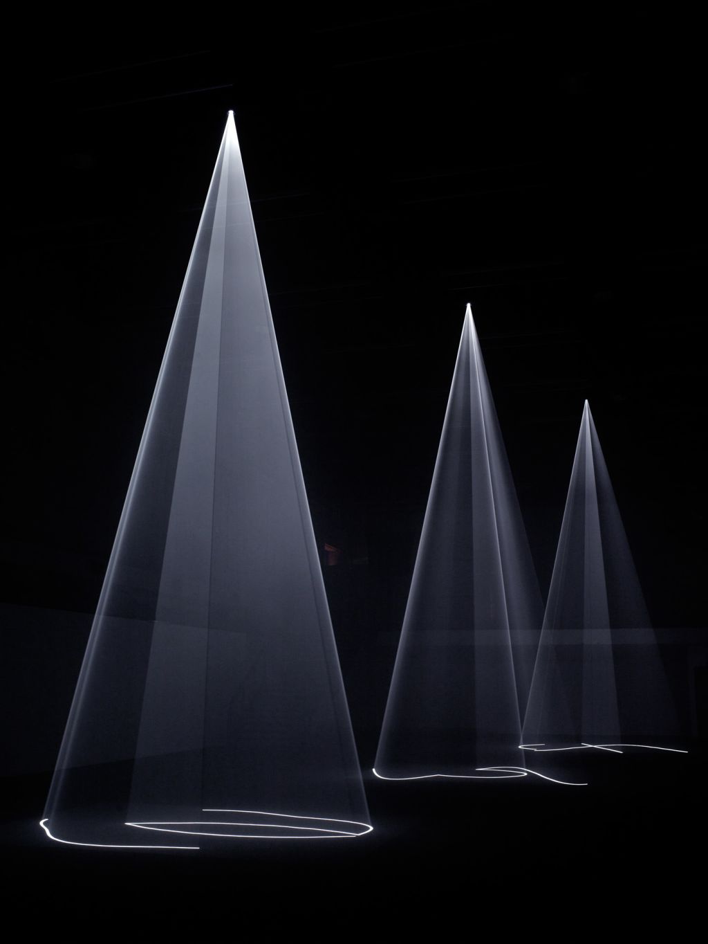 Anthony McCall – Vertical Works – Sprüth Magers at Ambika P3, University of Westminster