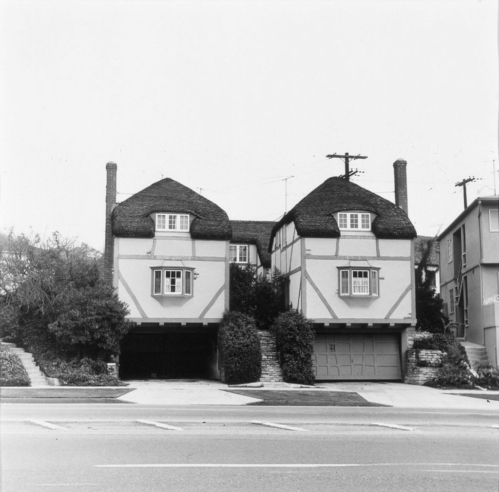 Ed Ruscha – Apartments, Parking Lots, Palm Trees and others: Films, Photographs and Drawings from 1961 to 1975 – Berlin