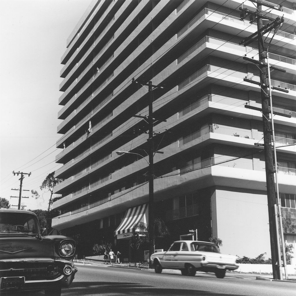 Ed Ruscha – Apartments, Parking Lots, Palm Trees and others: Films, Photographs and Drawings from 1961 to 1975 – Berlin