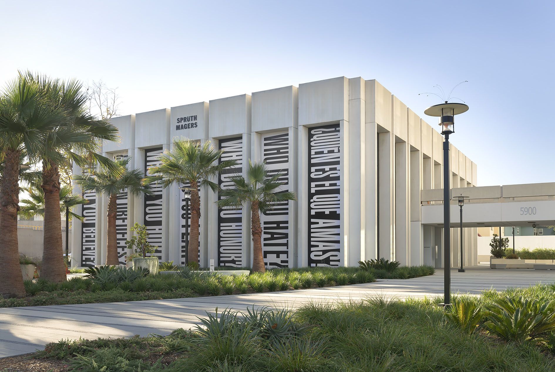 Barbara Kruger, Untitled (Who?), installation view, Sprüth Magers, Los Angeles, November 6, 2020–January 8, 2021. Photo: Robert Wedemeyer