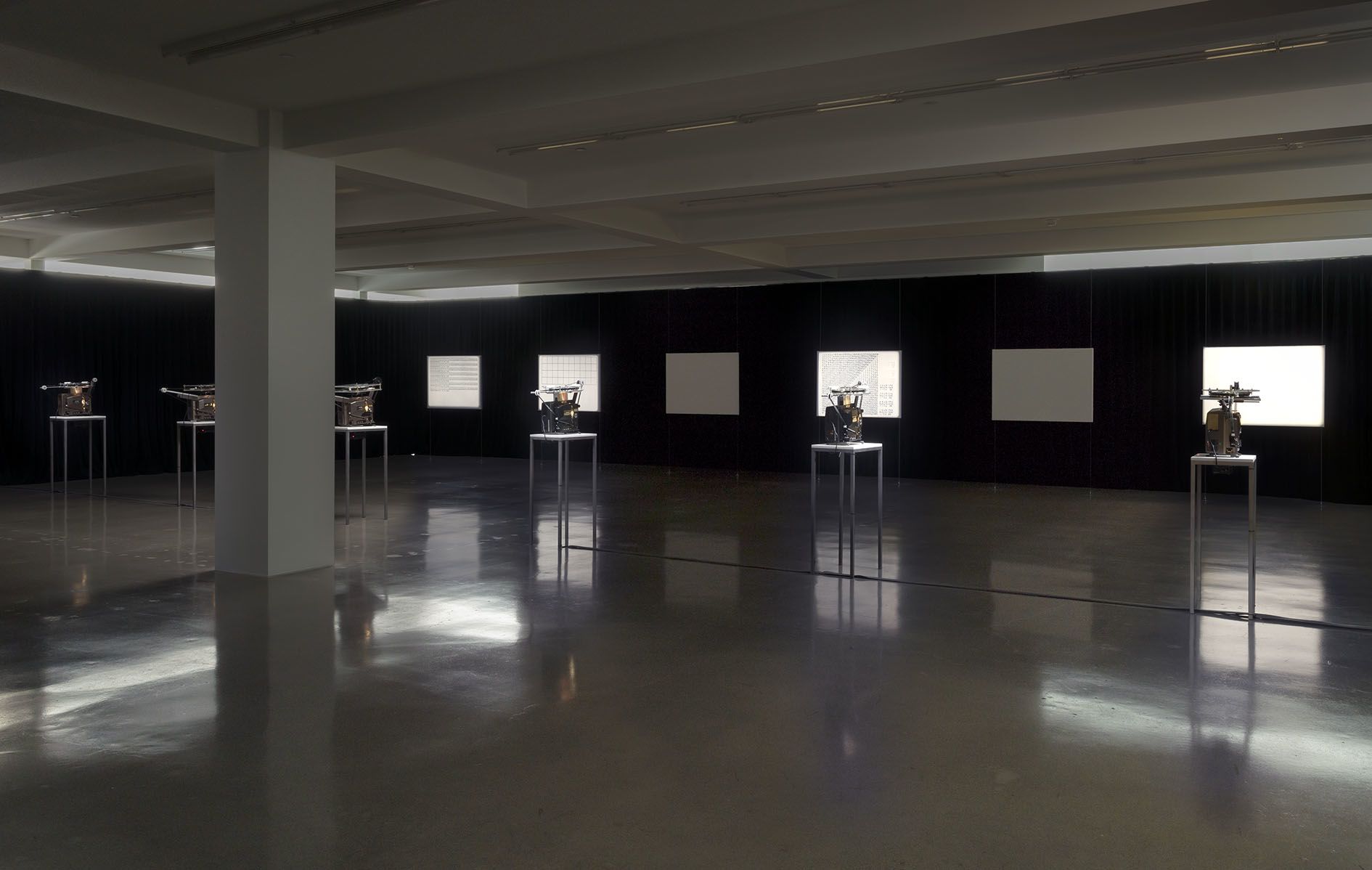 All installation views: Robert Wedermeyer