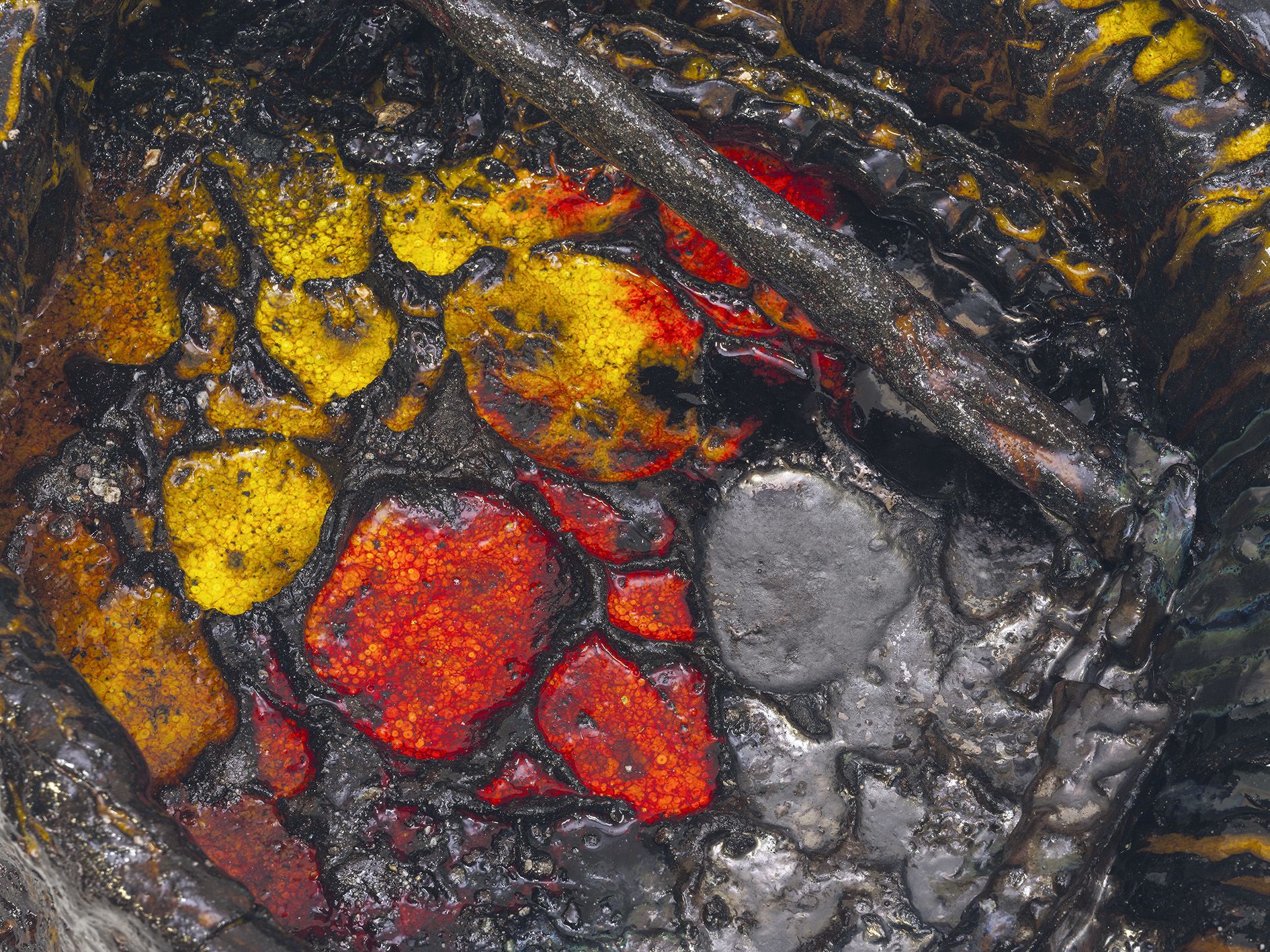 <p><b>Sterling Ruby<br />
</b><i>MORTAR (8736)</i>, 2024<br />
Ceramic<br />
21.6 &times; 48.9 &times; 64.8 cm | 8 1/2 &times; 19 1/4 &times; 25 1/2 inches</p>
