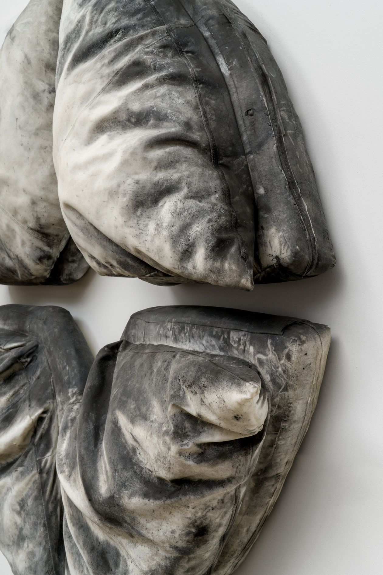 <p><b>Kaari Upson<br />
</b><i>Infinite Return</i>, 2017<br />
Silicone, charcoal, nylon and fiberglass<br />
172.7 × 165.1 × 37.5 cm | 68 × 65 × 14 3/4 inches</p>
