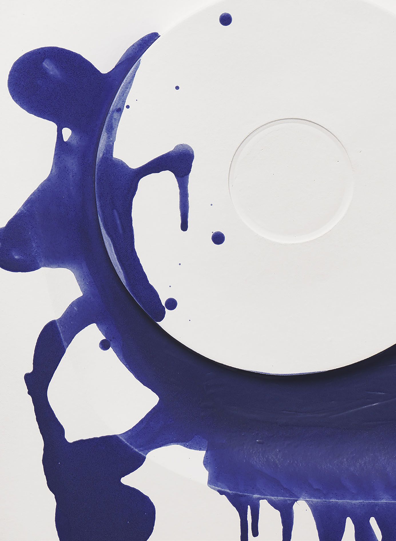 <p><b>Rosemarie Trockel<br />
</b><i>A Day in Bed</i>, 2018<br />
Ceramic, engobe coated (slip trailing), glazed<br />
60 × 50 × 12 cm | 23 5/8 × 19 3/4 × 4 3/4 inches<br />
Unique piece in series</p>