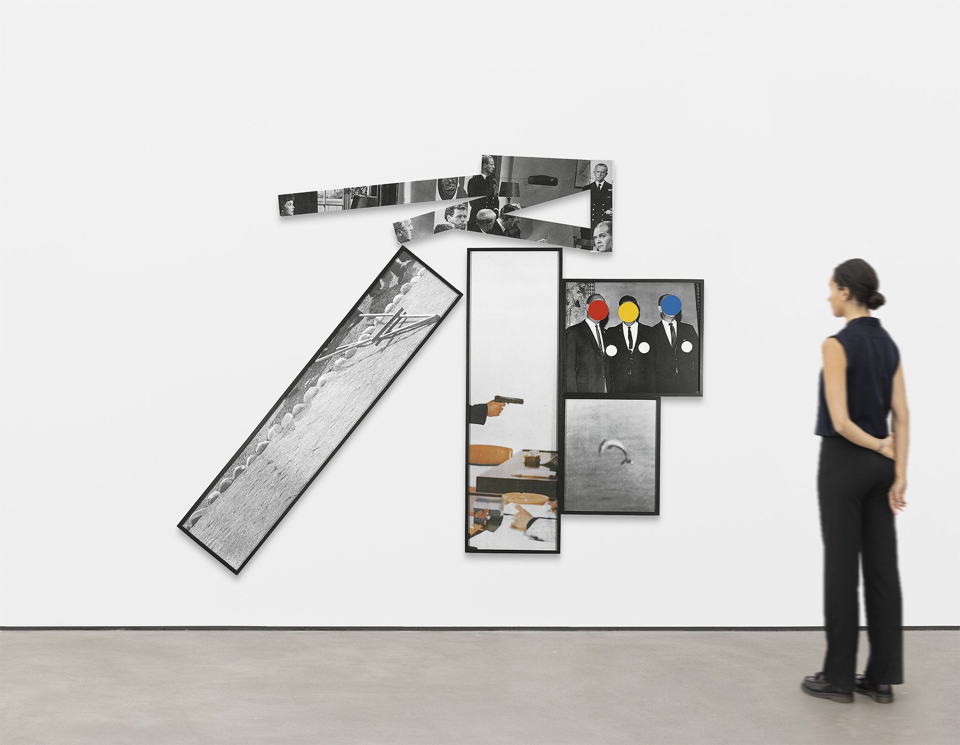 <p><b>John Baldessari<br />
</b><i>The Fallen Easel</i>, 1988<br />
Lithograph and screenprint on four sheets of paper and five aluminum panels<br />
188 × 241.3 cm | 74 × 95 inches<br />
Edition of 35 + 15 AP (1 BAT; 3 PP; 2 Cirrus Proofs)</p>
