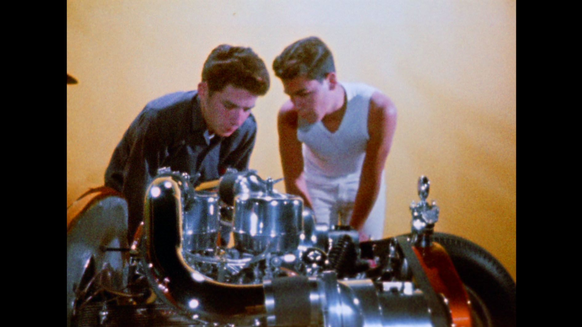 <p><b>Kenneth Anger<br />
</b><i>Kustom Kar Kommandos</i>, 1965<br />
16mm film, color<br />
3 min<br />
Edition of 5 + 1 AP</p>
