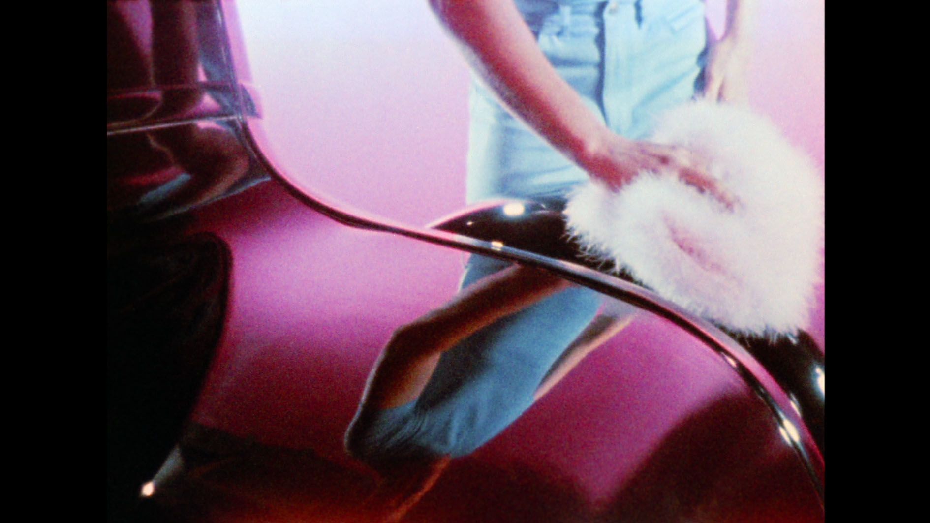 <p><b>Kenneth Anger<br />
</b><i>Kustom Kar Kommandos</i>, 1965<br />
16mm film, color<br />
3 min<br />
Edition of 5 + 1 AP</p>
