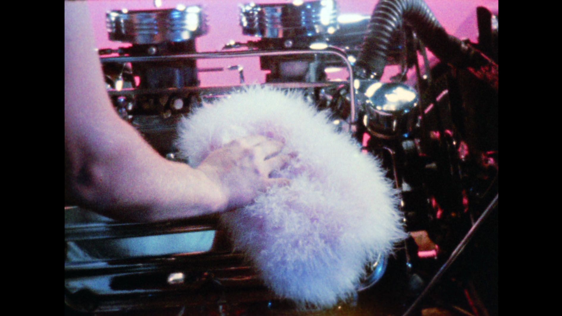 <p><b>Kenneth Anger<br />
</b><i>Kustom Kar Kommandos</i>, 1965<br />
16mm film, color<br />
3 min<br />
Edition of 5 + 1 AP</p>
