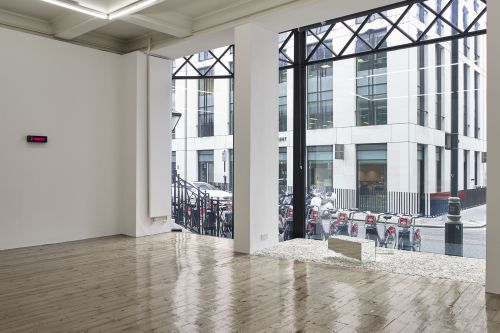 Keith Arnatt – Absence of the Artist – London