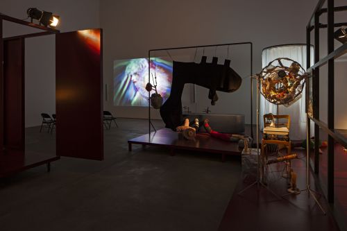 John Bock – Knick-Falte in der Schädeldecke – Berlin