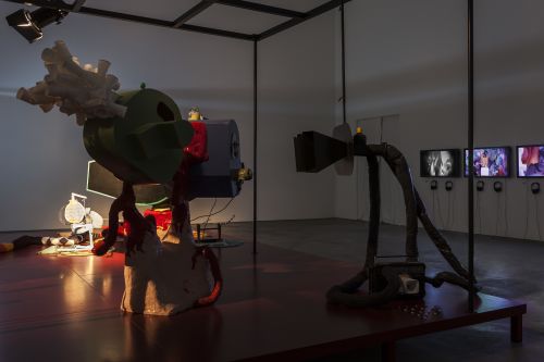 John Bock – Knick-Falte in der Schädeldecke – Berlin